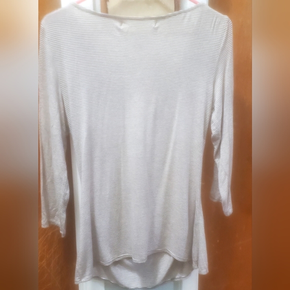 Women's top - Picture 2 of 3